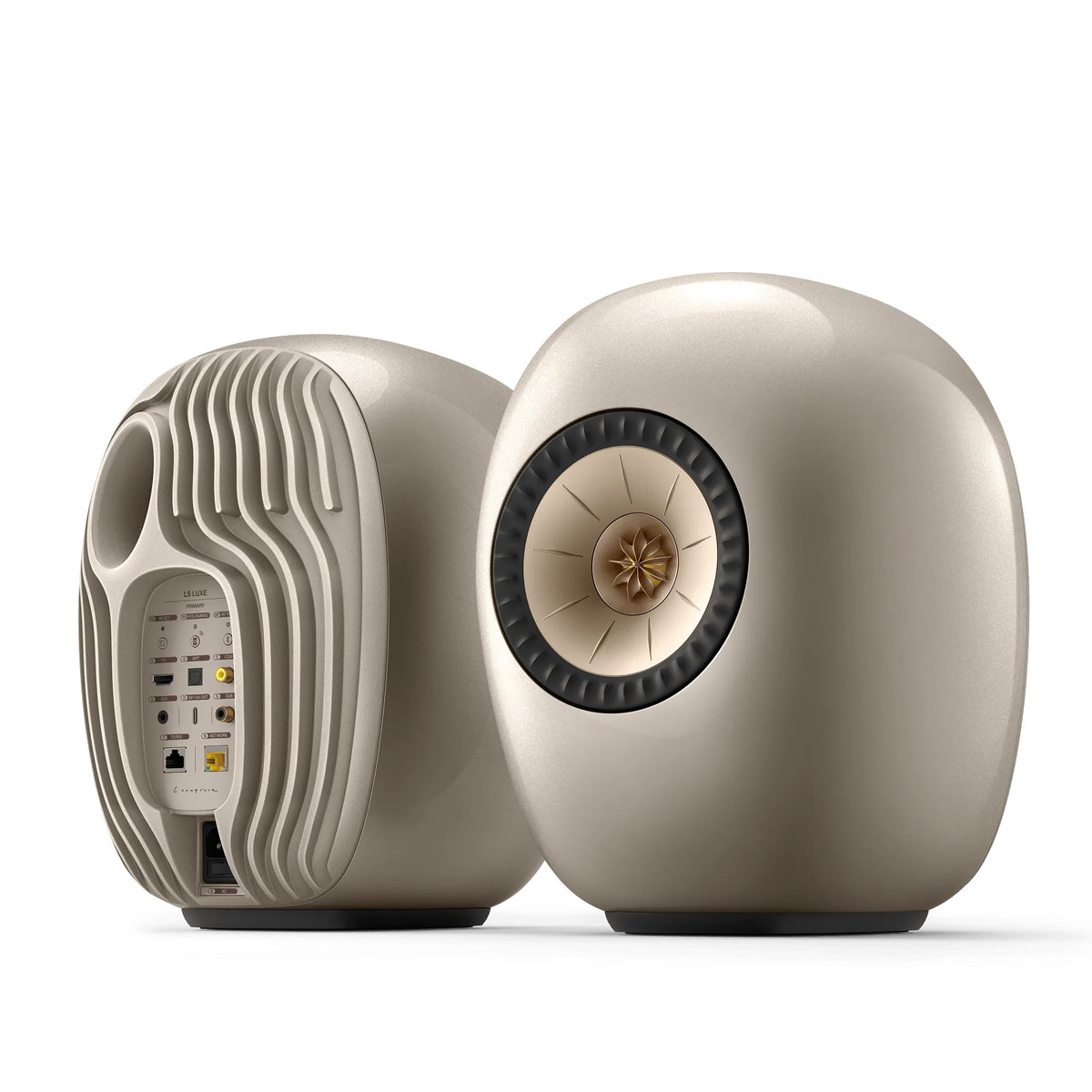 KEF LS LUXE, finitura Dusk Titanium, la coppia vista di fronte e da dietro