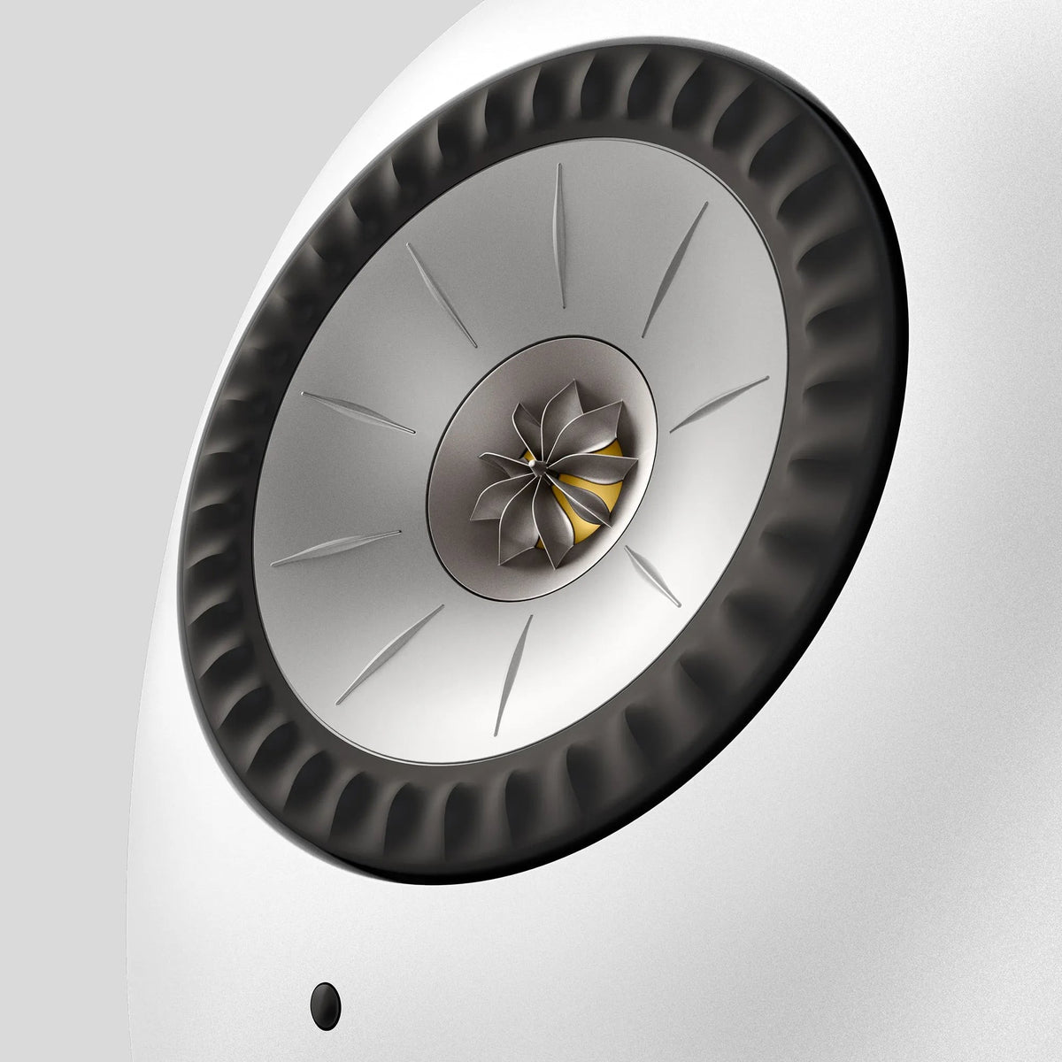 KEF LS LUXE, finitura Mineral White, dettaglio dell'altoparlante Uni-Q