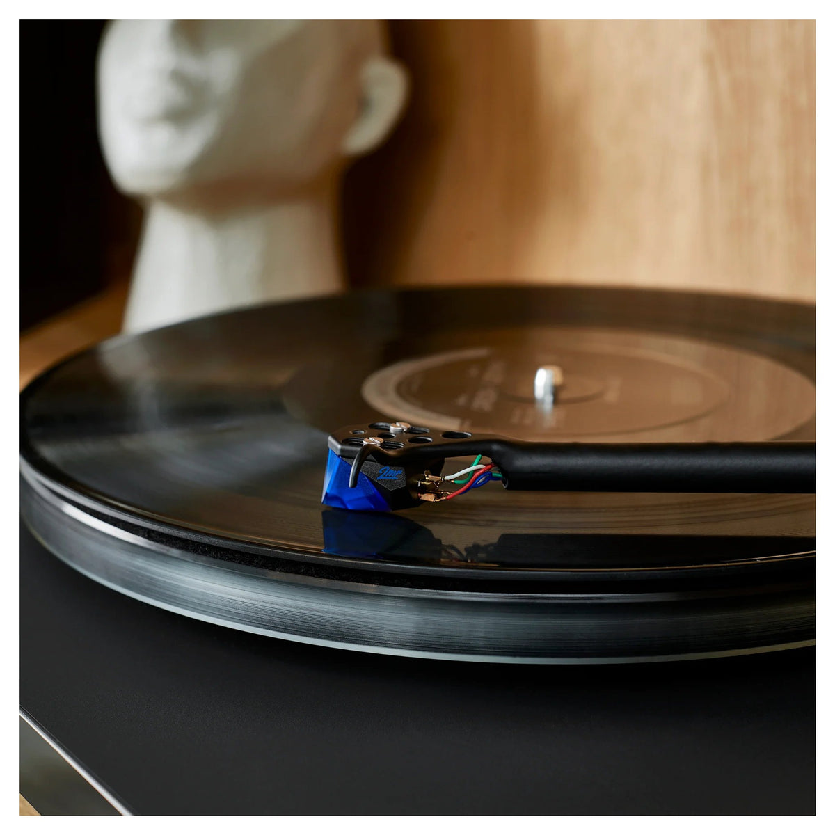Ortofon MC CADENZA BLUE — Foto ambientata