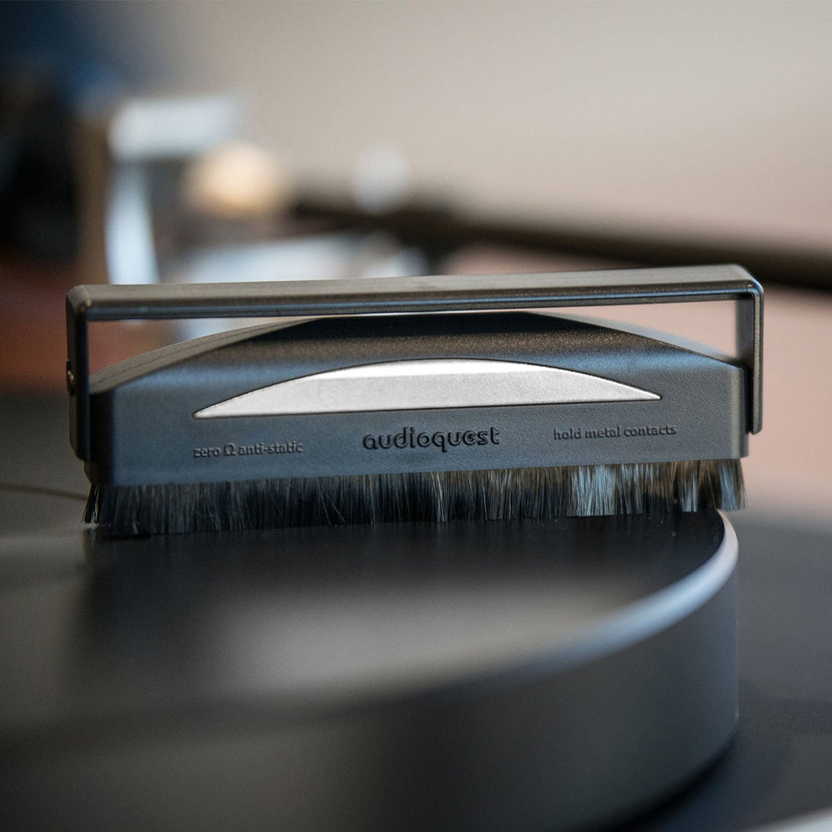 AudioQuest Silver Anti-Static Record Brush — immagine 6
