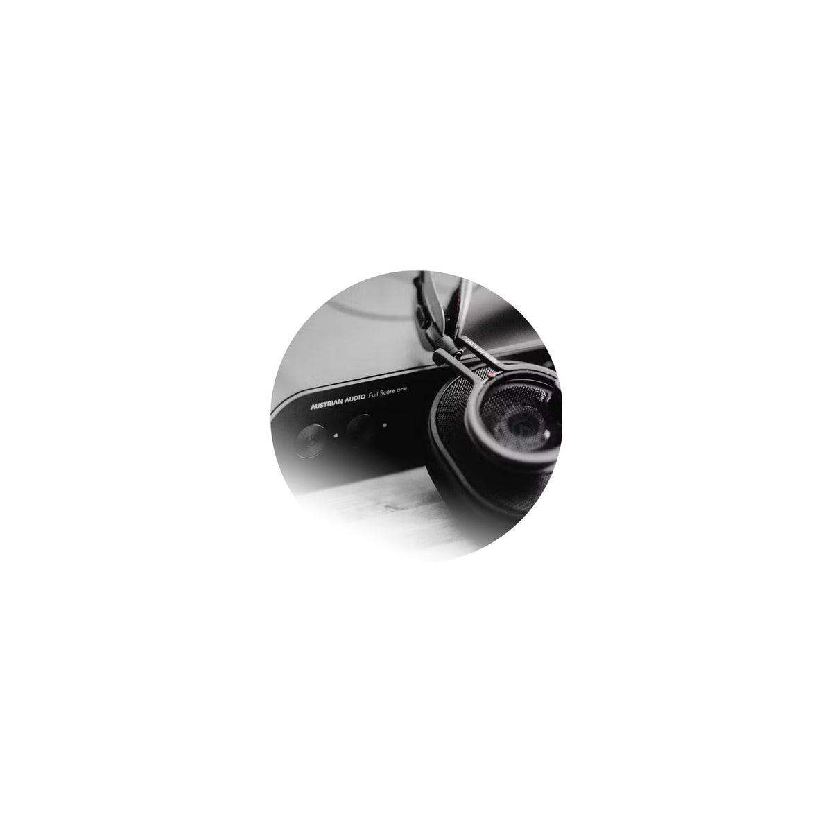 Austrian Audio Full Score one — Foto ambientata