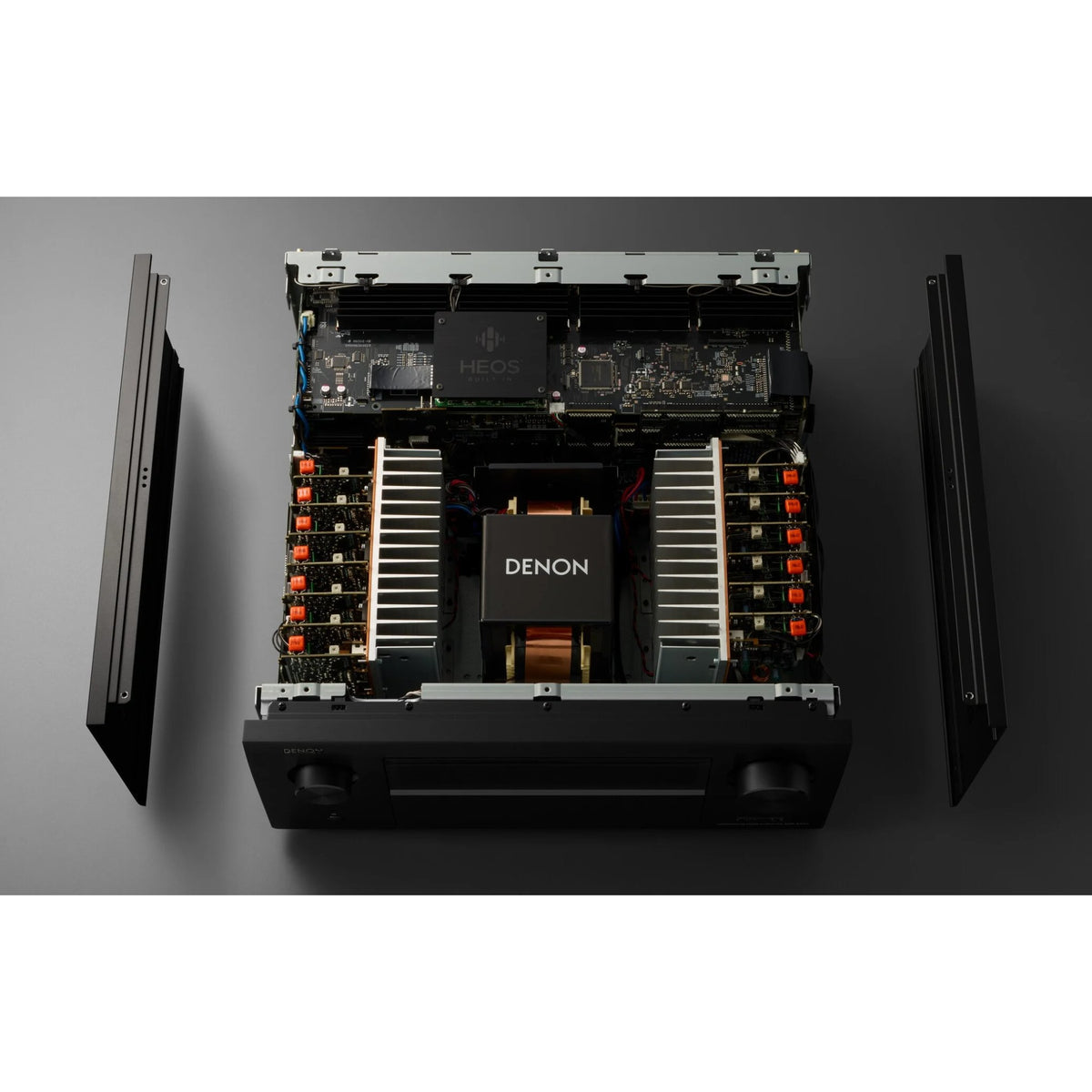 Denon AVC-A10H — Foto ambientata