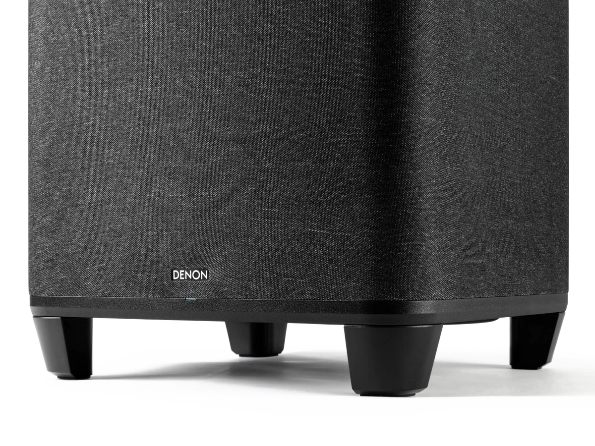 Denon Home Subwoofer — Foto ambientata