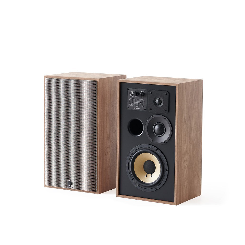 Elipson Heritage XLS 11, finitura noce, un diffusore con la griglia