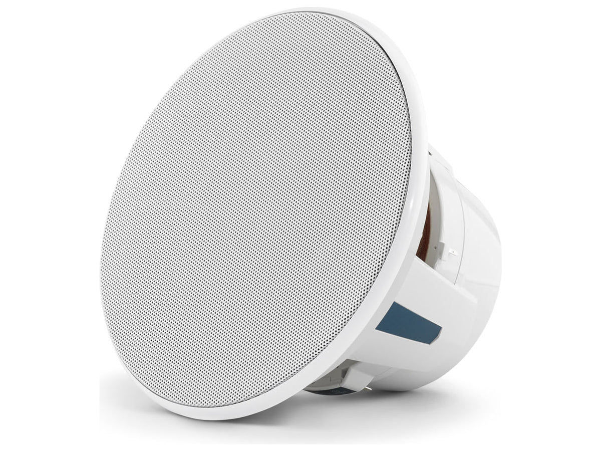 JL Audio M6-880X Luxe — Vista di tre quarti