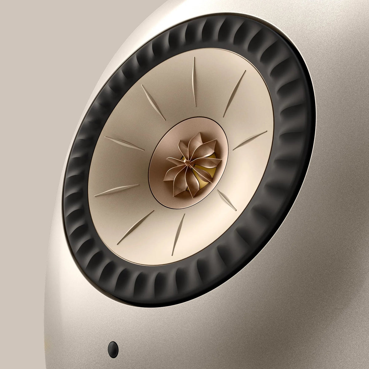 KEF LS LUXE, finitura Dusk Titanium, dettaglio dell'altoparlante Uni-Q