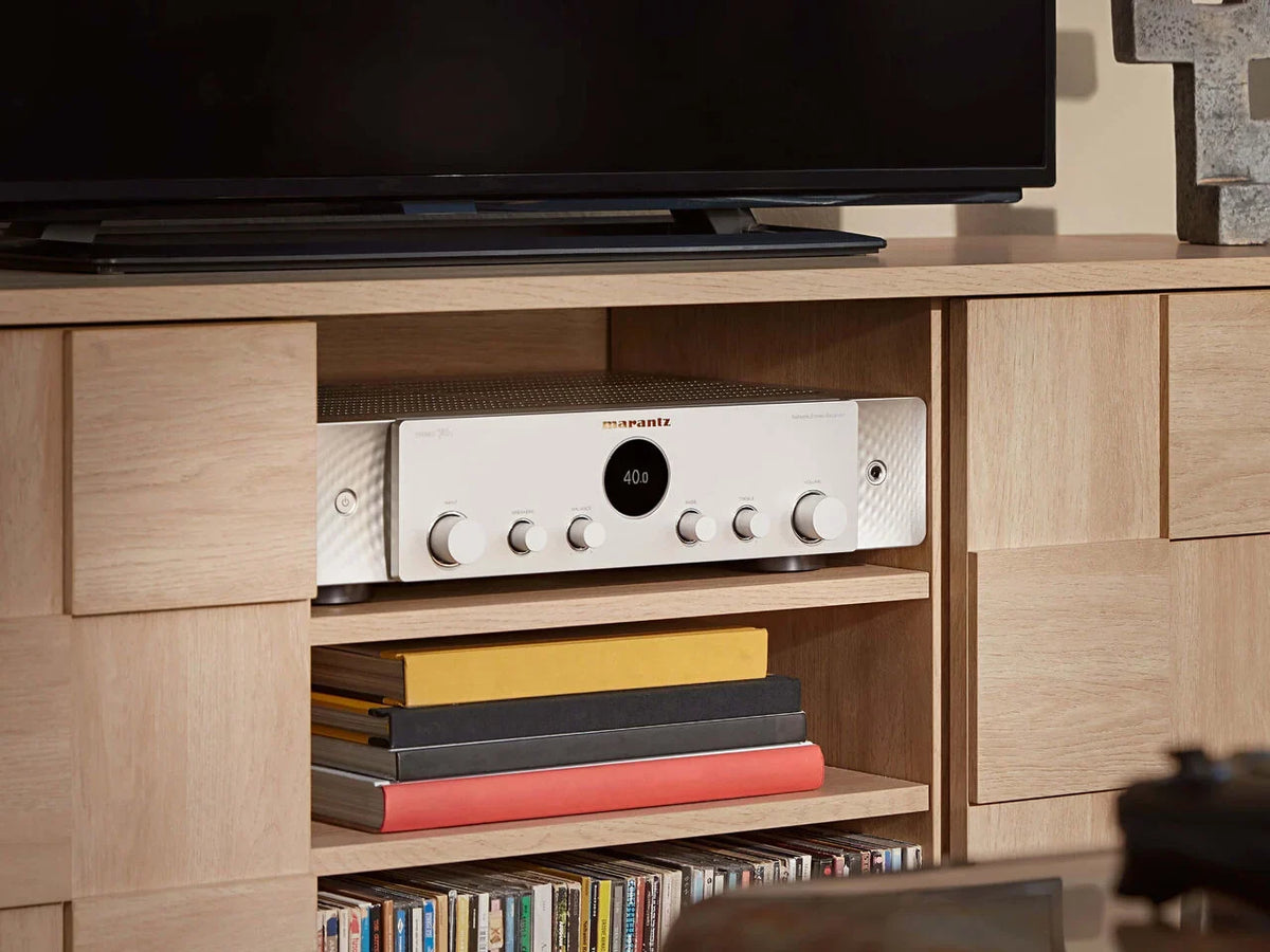 Marantz Stereo 70s, champagne, foto ambientata