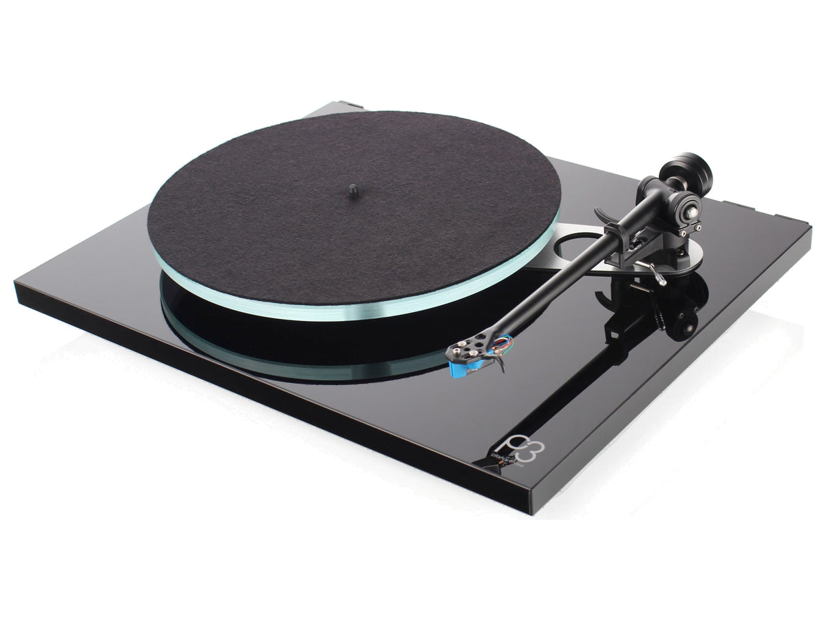 Rega Planar 3, vista di tre quarti
