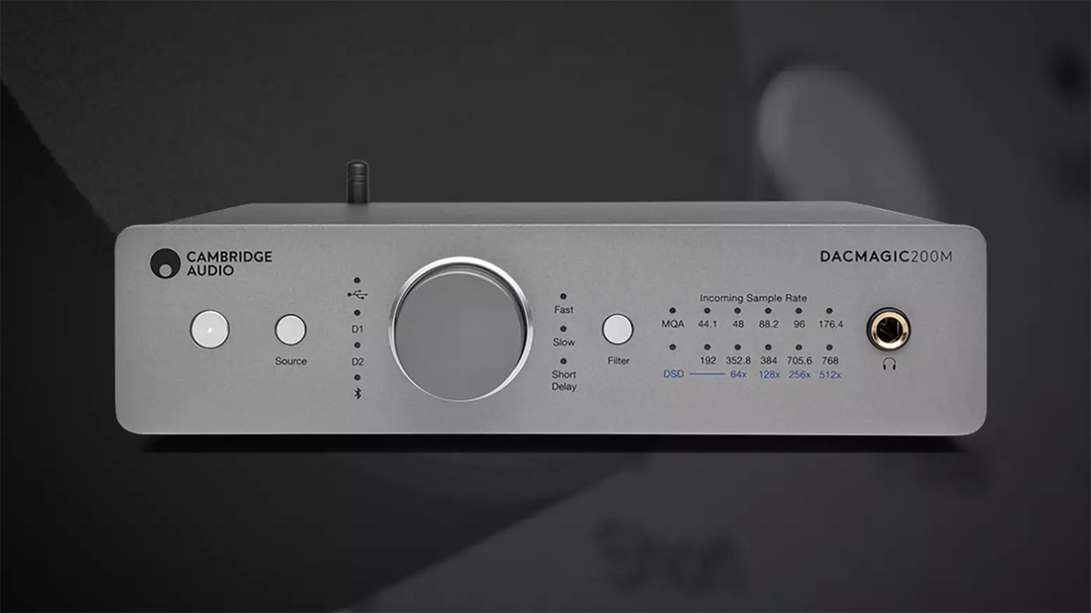 Cambridge Audio DacMagic 200M — vista frontale su fondo scuro